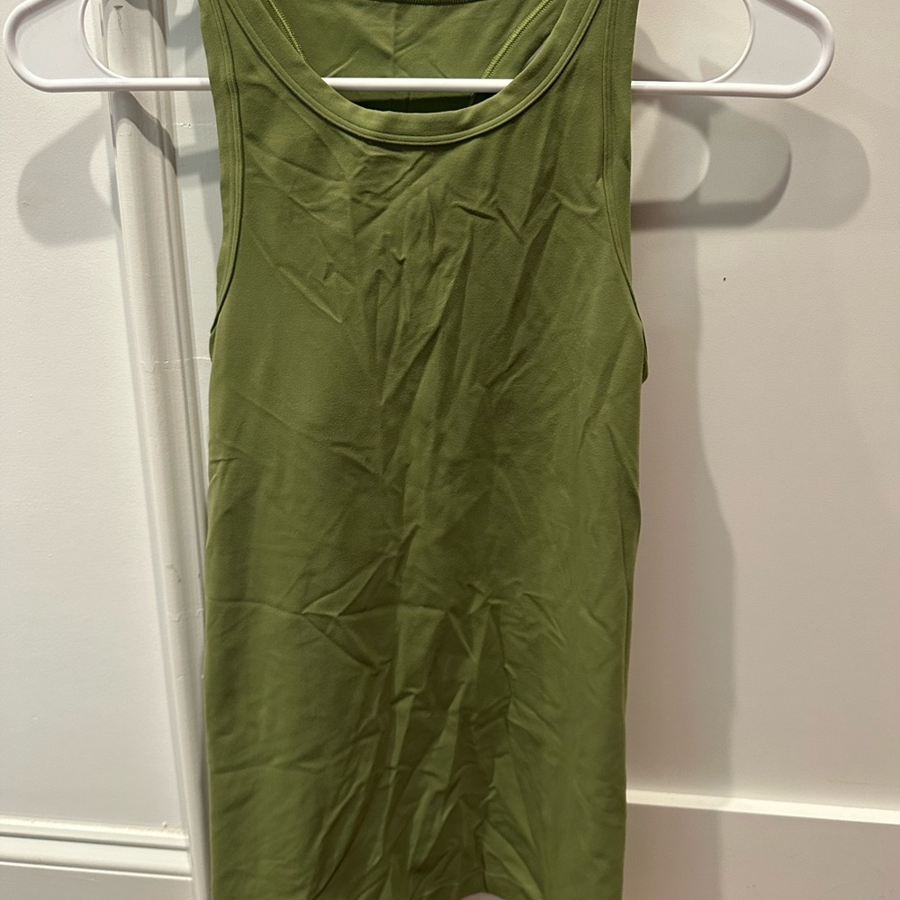 Lululemon Align tank (hip length) Size 6